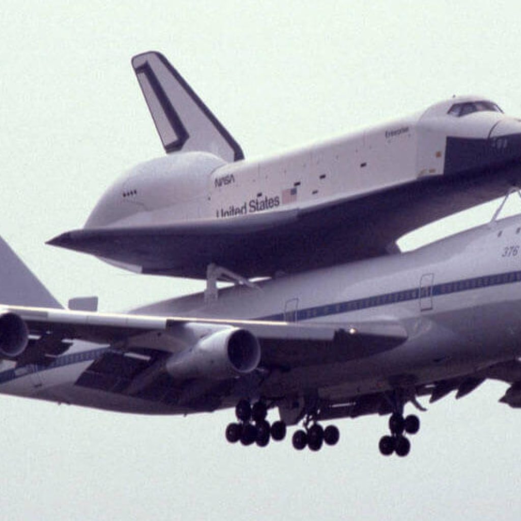 enterprise arriving paris air show 1983