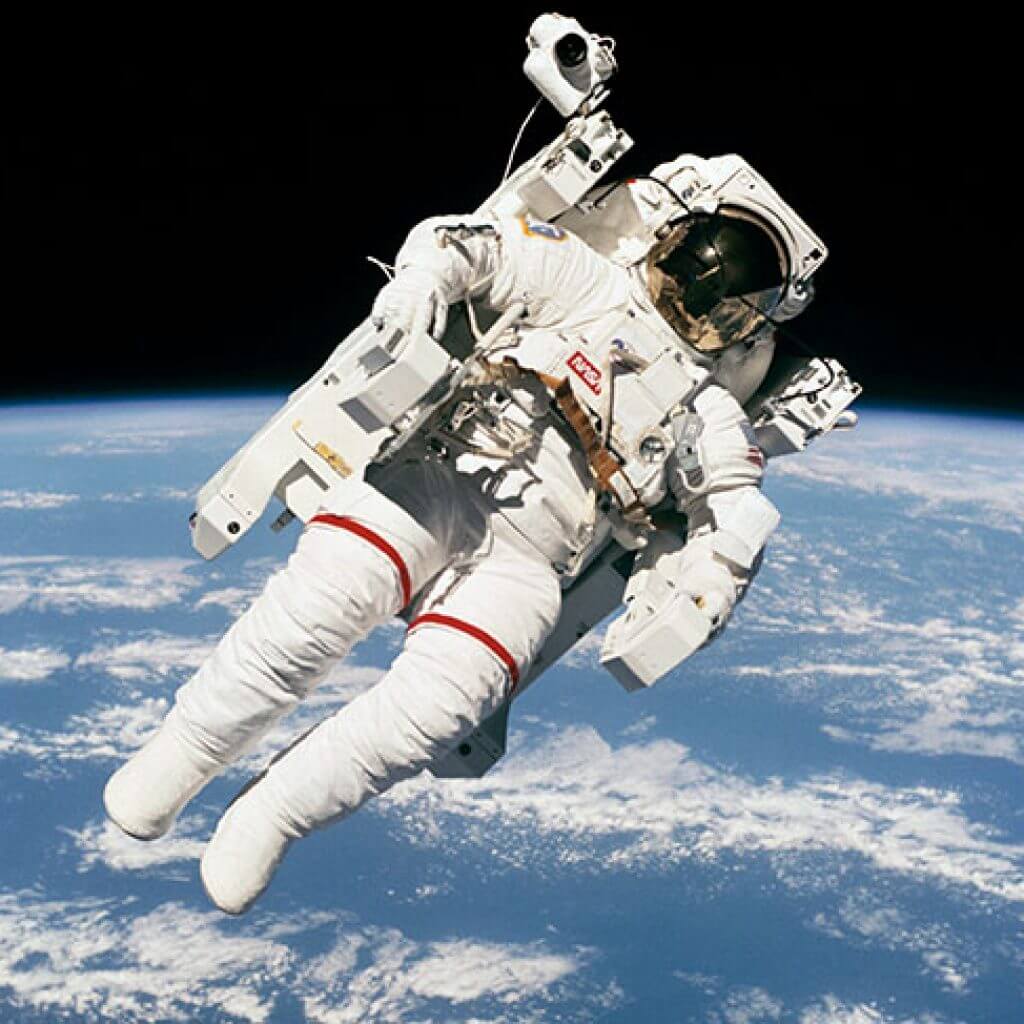 Astronaut Bruce McCandless tests MMU Manned Maneuvering Unit STS-41B Photo Print 